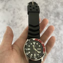 Seiko men's skx009 2025