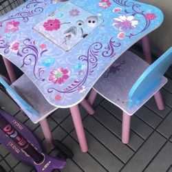 Frozen Table And Chairs 