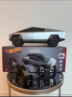 HOTWHEELS x TESLA CYBERTRUCK RC