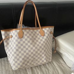Authentic Louis Vuitton Neverfull Pm With Receipt for Sale in Queens, NY -  OfferUp