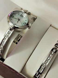 Cute cristales Hand clock