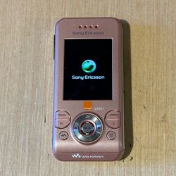 Sony Ericsson Walkman W580i Pink UNKNOWN CARRIER Working Slider Phone SOLD AS IS