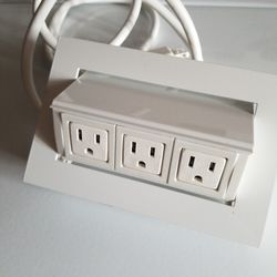 Table Top 3 Plug Receptacle 