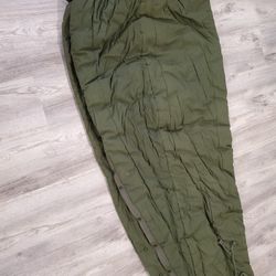 Military Surplus Intermediate Cold Weather  Sleeping Bag