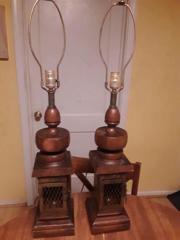 2 Antique Looking Lamps