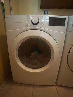 LG Washer & Electric Dryer Set – Like New!