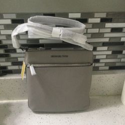New Michael Kors Crossbody Purse 