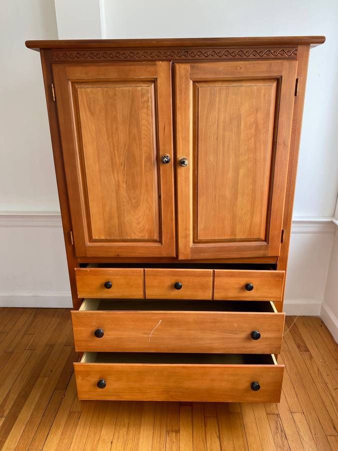 Hardwood dresser ** armoire
