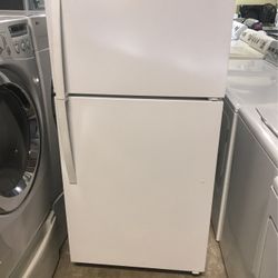 Kenmore Refrigerator Top Freezer White 