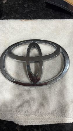 Toyota  emblem