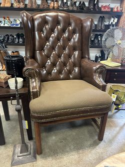 Chesterfield Brown Vinyl Wood Chair (G6WVTN)