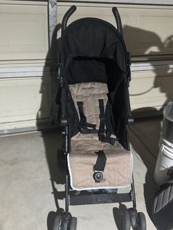 Maclaren folding umbrella stroller