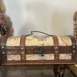 Vintage World Map Decorative Trunk / Keepsake Box 🗺️
