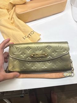 Louis Vuitton Monogram Vernis Clutch Wallet