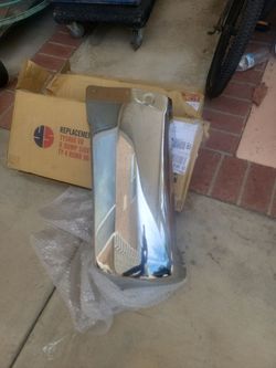 2004Toyota 4runner rear bumper trim passenger side