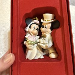 Lenox Minnie's Dream Wedding Porcelain Christmas Disney Showcase Collection