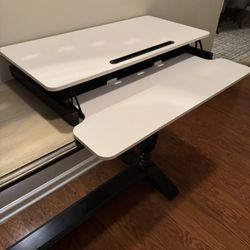 Standing Deal Stand/Riser