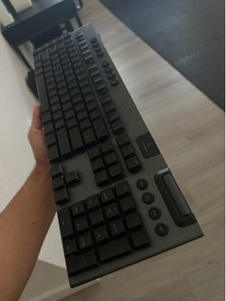 Logitech G915 Keyboard
