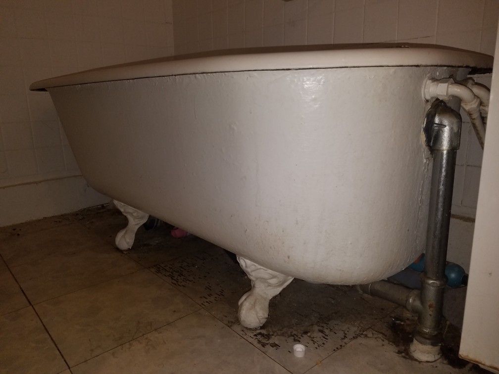 Clawfoot cast iron tub for Sale in Queens, NY OfferUp