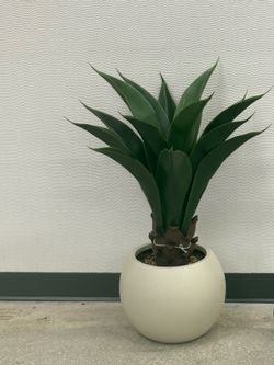 Pretty artificial  Agave plant  with big planter ! Brand New