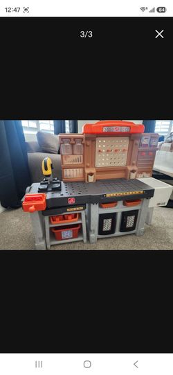 Toy tool bench