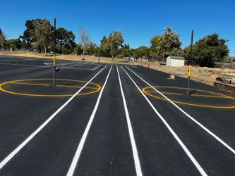 Pintamos Tu Parking Lot 