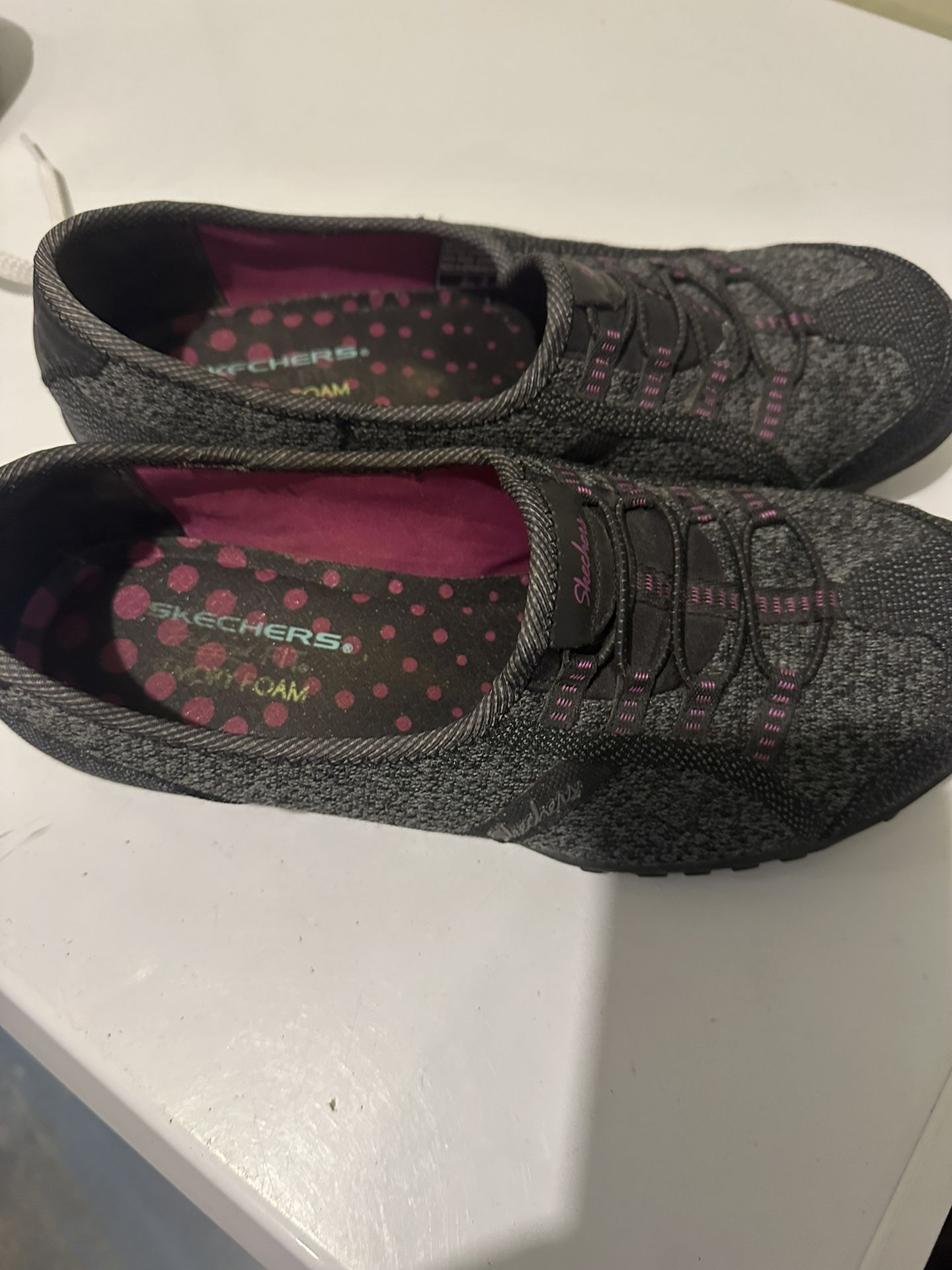 Sketchers Slip On. Size 9 Woman’s