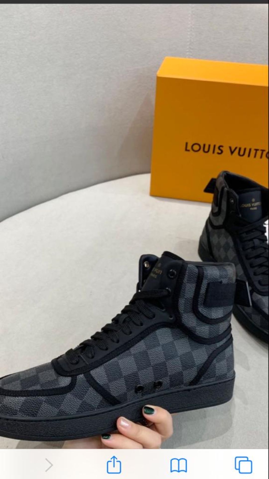 Louis Vuitton ,Versace,Gucci