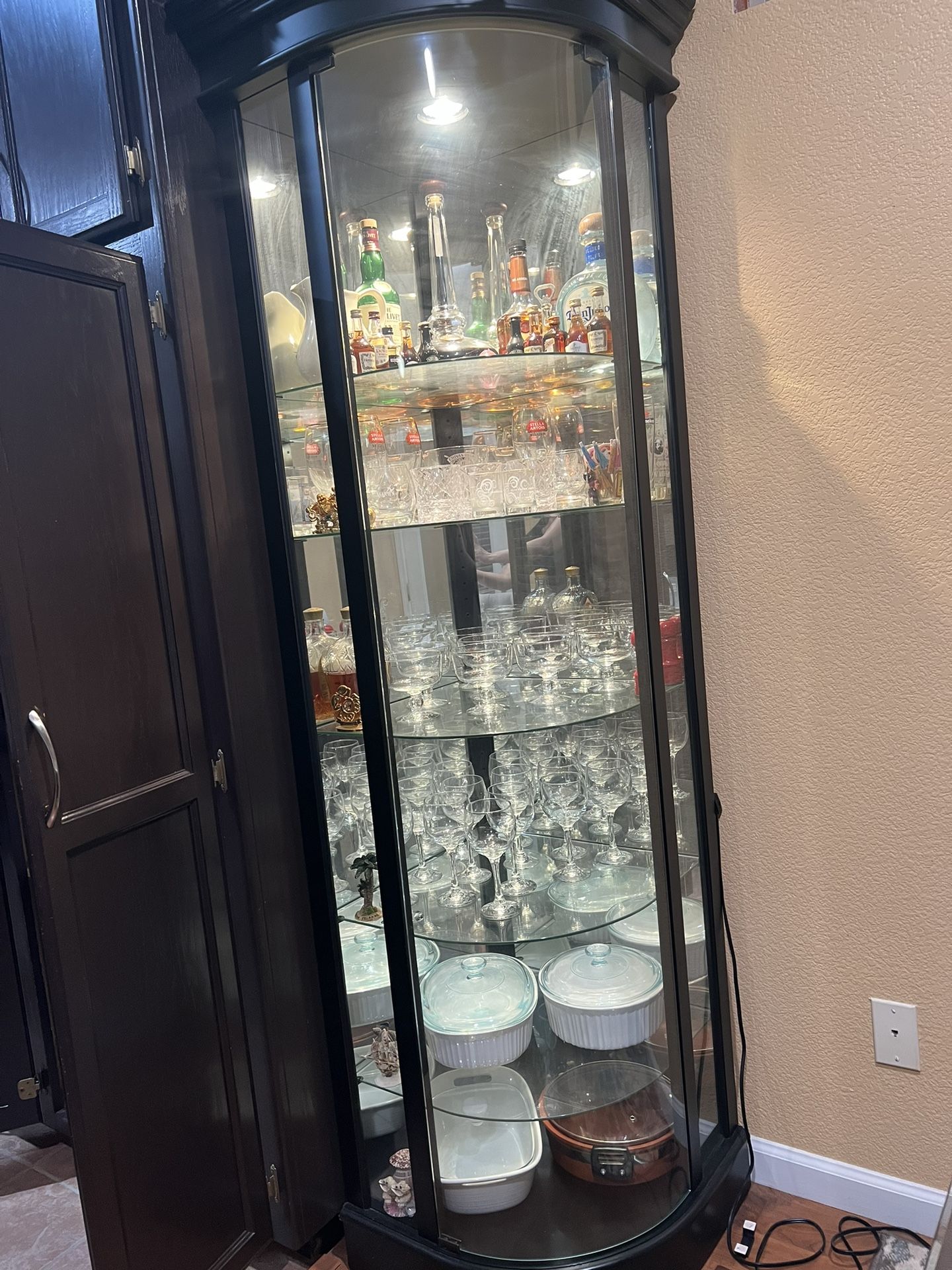 2 Glass Corner Set With Lighting New Condition. for Sale in