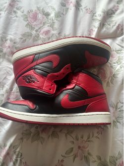Air Jordan 1 High Bred Sneakers