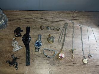 Random jewelry lot. READ DESCRIPTION, WILL NOT RESPOND OTHERWISE