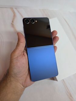Samsung Z Flip 7 Factory Unlocked
