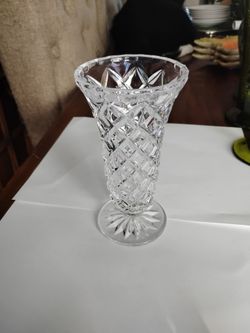 Vintage clear cut crystal bud vase