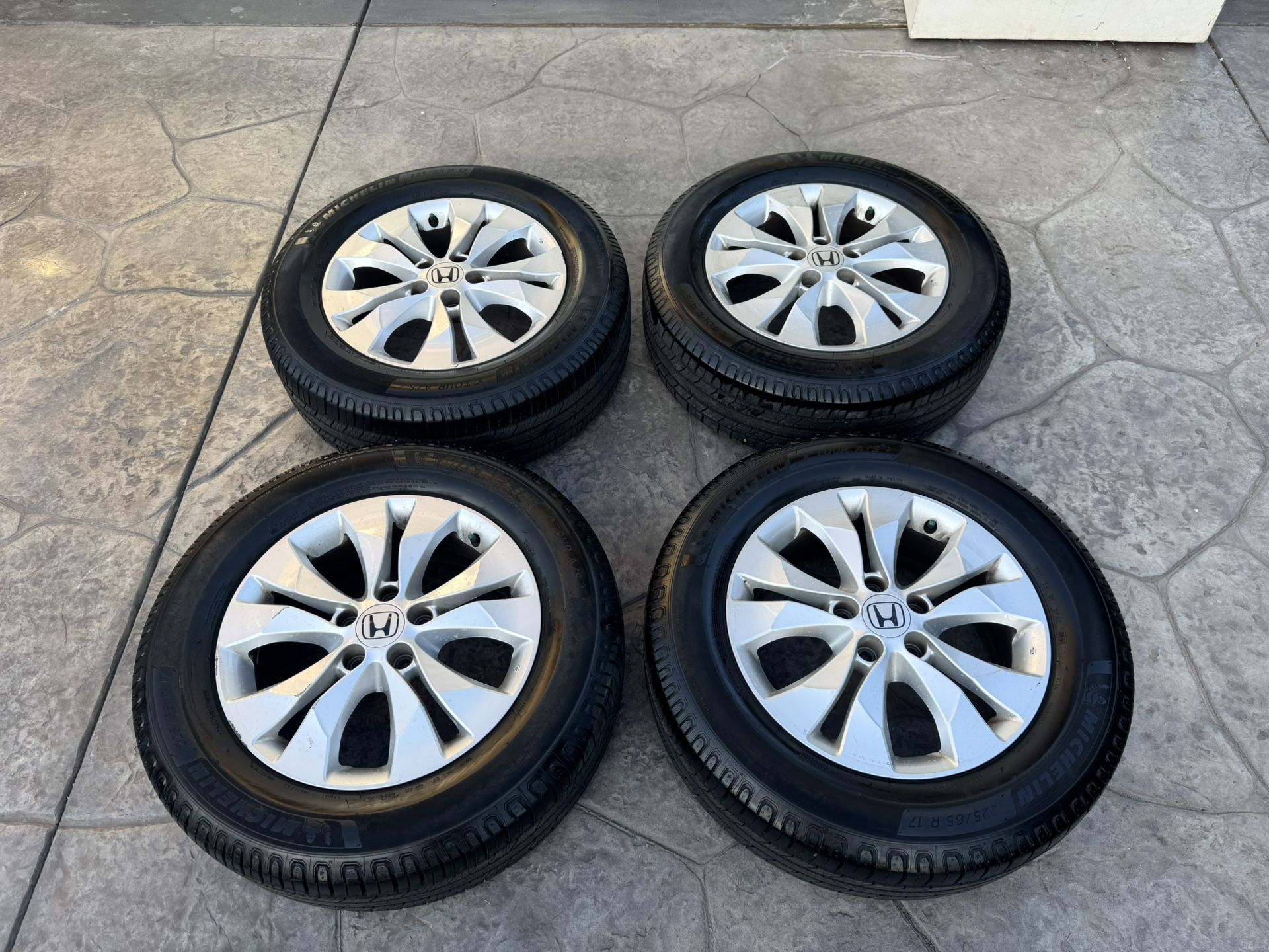 17” Honda Wheels W/ New Michelin Tires