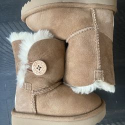 UGG Australia Little Girls BAILEY BUTTON Chestnut Winter Boots Size 12 Toddler TD