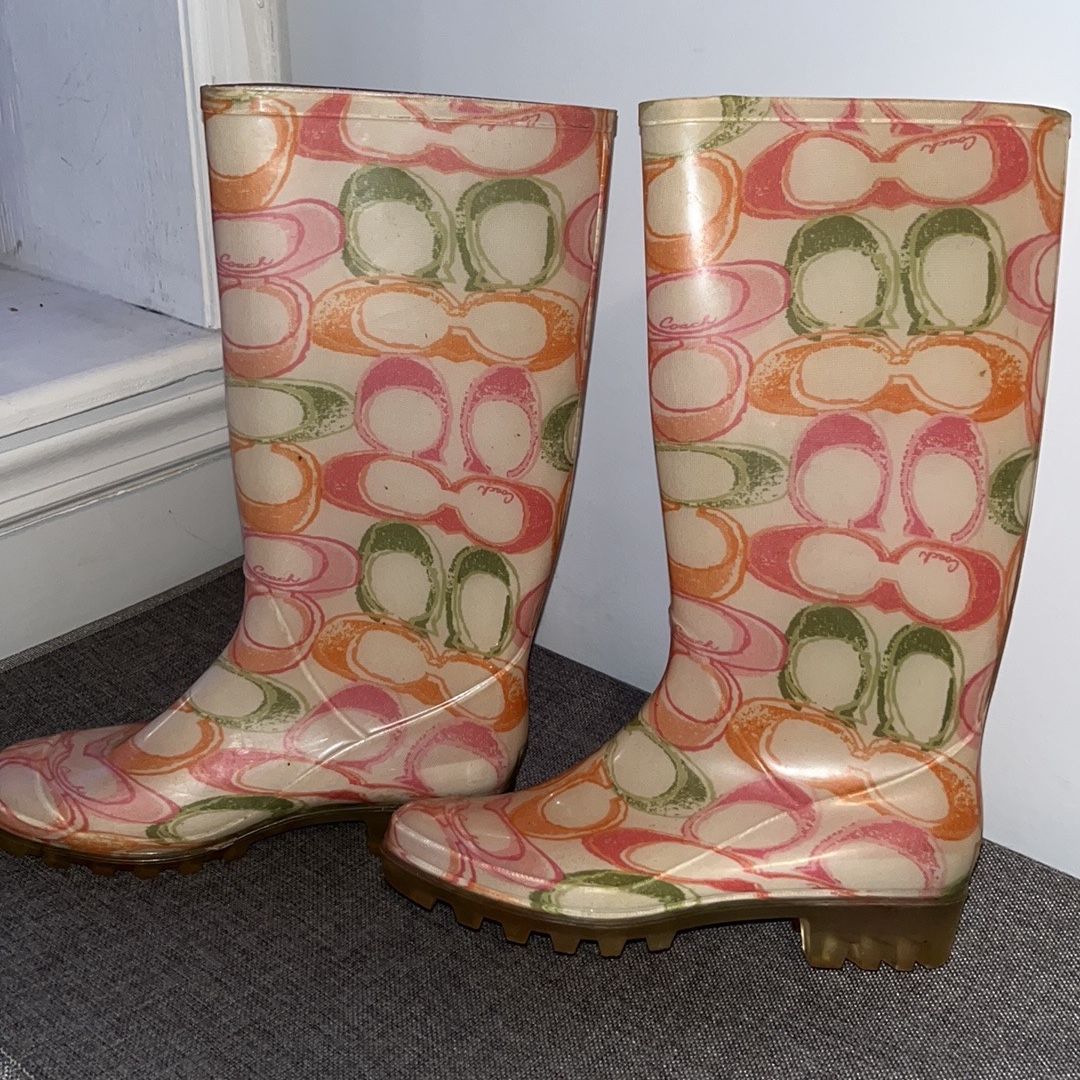 Coach Signature C s Pixy Dream Multi Color Pink Purple Yellow Blue Rubber Casual Rain Boots Women s US Size 5 for Sale in Brooklyn NY OfferUp