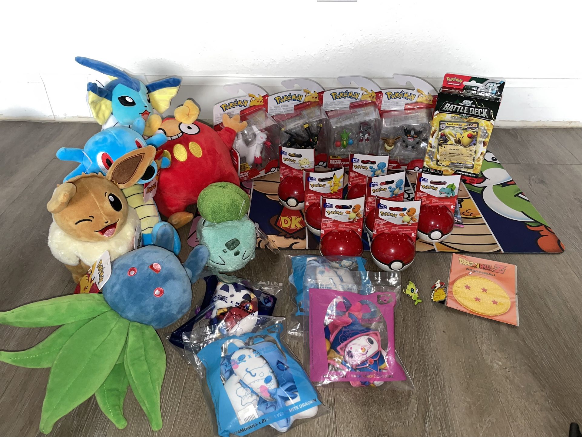 Pokémon Plushes , Pokemon Figures & Sanrio Would trade For Pokémon Packs Read Description 