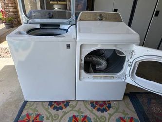 GE nearly brand new electric washer dryer