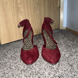 Size 7 Shoe 