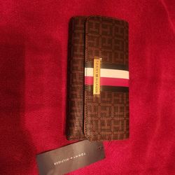 Brand New     Women's   Wallet  Tommy Hilfiger  