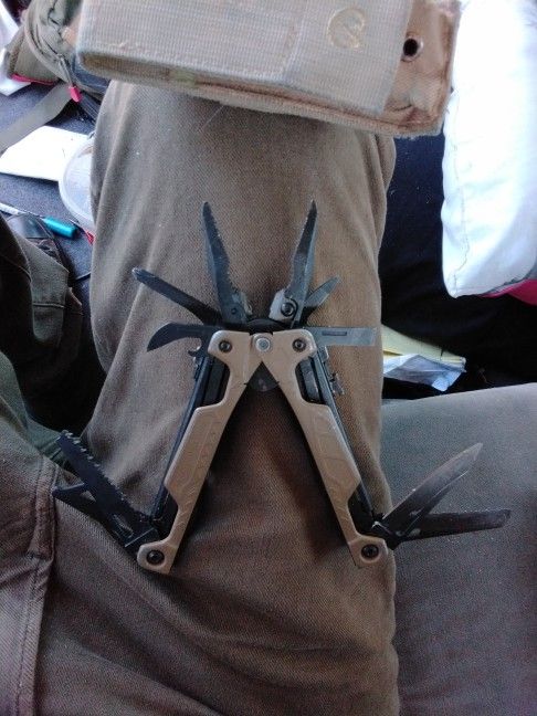 Real Leatherman Oht (One Hand Tool)