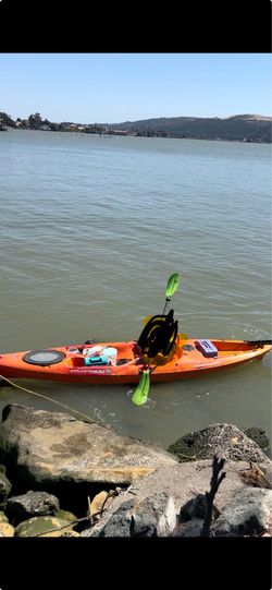 Wilderness Systems Tarpon 120 Kayak w/ Paddle