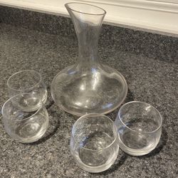 Wine Decanter w/ Four Glasses 