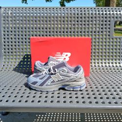 New Balance 1906 Sneakers