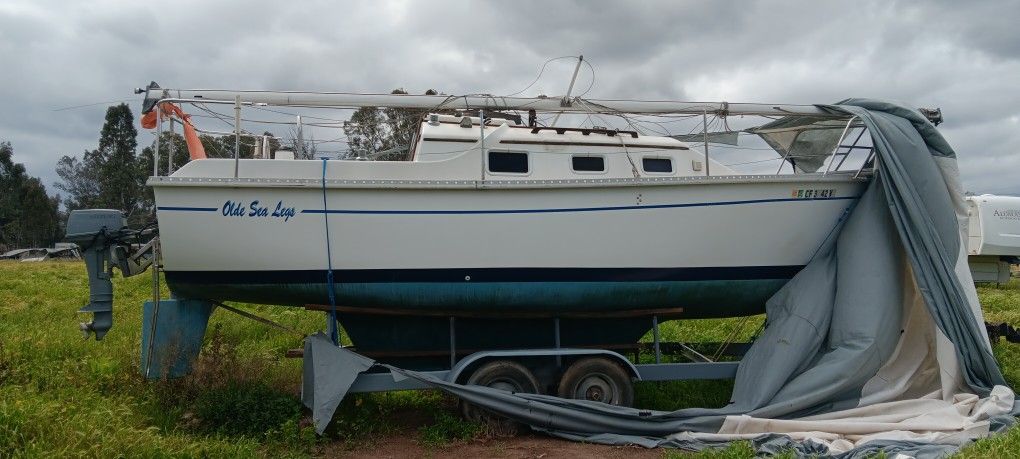 1986 25ft Watkins Sail Boat