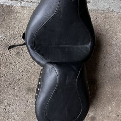 Mustang Standard Touring Seat