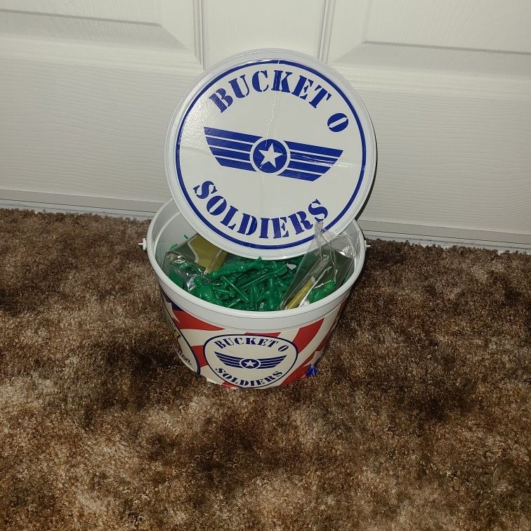 トイストーリー　BUCKET O SOLDIERS Disney Pixar Toy Story Collection Bucket O Soldiers 72