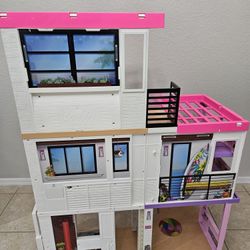 Barbie Dreamhouse $ Rainbow High Club Playset