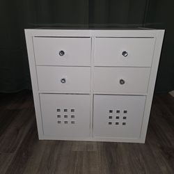 2x2 WHITE KALLAX WITH DRAWERS  