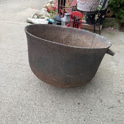LARGE Antique/Vintage Cast Iron Pot/Cauldron 